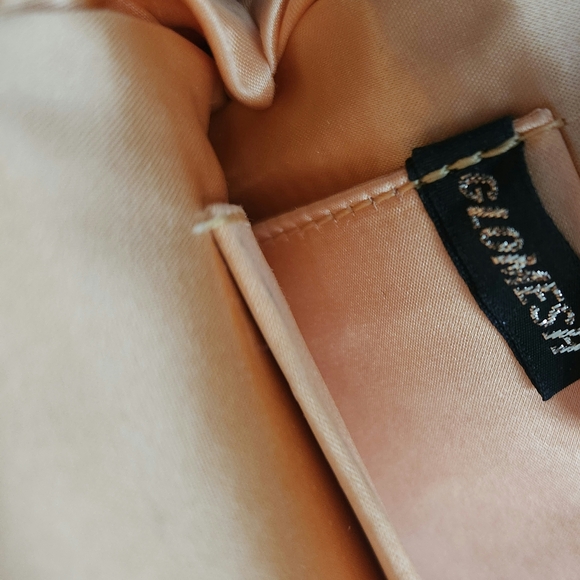 Chic Monochrome Snakeskin Clutch - Picture 5 of 5